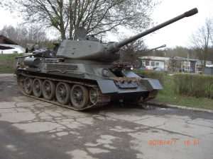 RUSSIAN T-34 - 3/4 FRONT